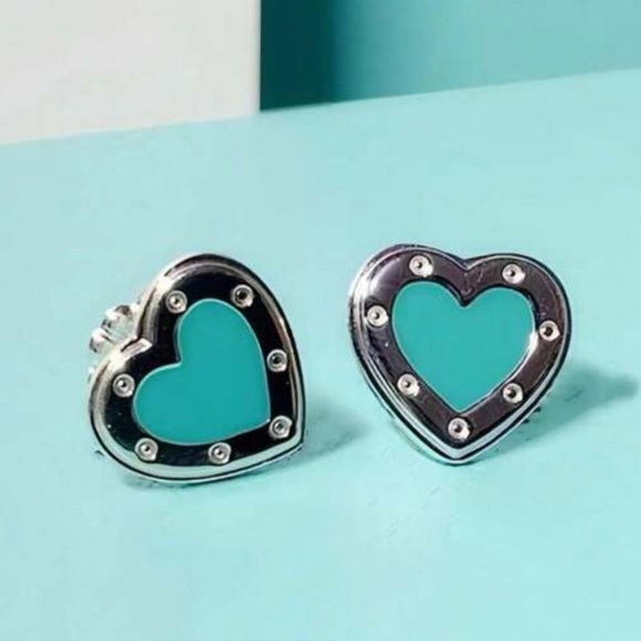 S925 Silver Earrings Versatile Enamel Heart NEW - Picture 2 of 2